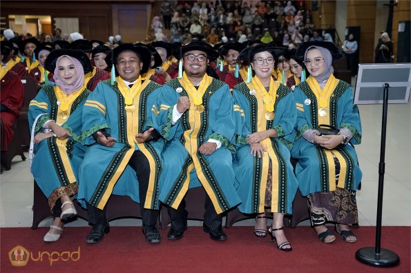 LIPUTAN WISUDA UNPAD GOL 1 TA 2023-2024 SESI V (28)