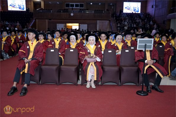 LIPUTAN WISUDA UNPAD GOL 1 TA 2023-2024 SESI V (30)