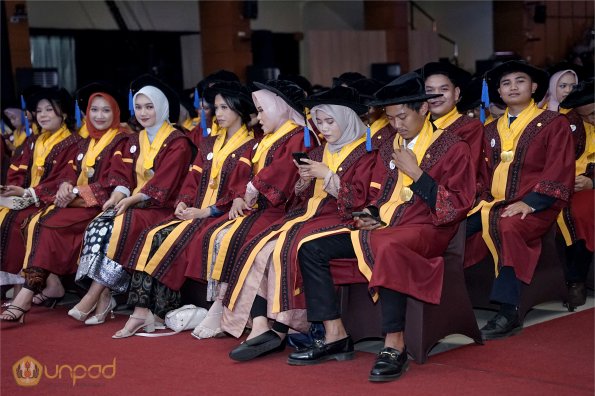LIPUTAN WISUDA UNPAD GOL 1 TA 2023-2024 SESI V (32)
