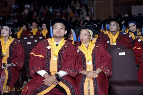 LIPUTAN WISUDA UNPAD GOL 1 TA 2023-2024 SESI V (35)