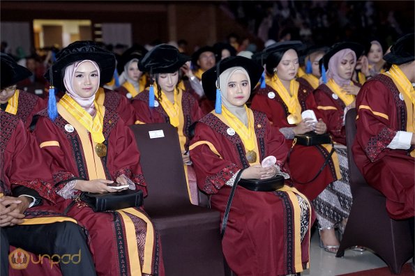 LIPUTAN WISUDA UNPAD GOL 1 TA 2023-2024 SESI V (37)