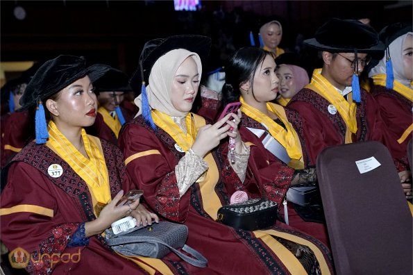 LIPUTAN WISUDA UNPAD GOL 1 TA 2023-2024 SESI V (40)