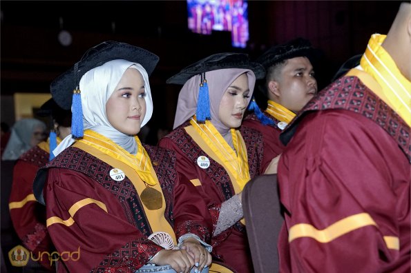 LIPUTAN WISUDA UNPAD GOL 1 TA 2023-2024 SESI V (42)