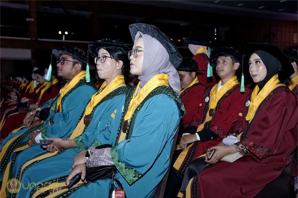 LIPUTAN WISUDA UNPAD GOL 1 TA 2023-2024 SESI V (46)