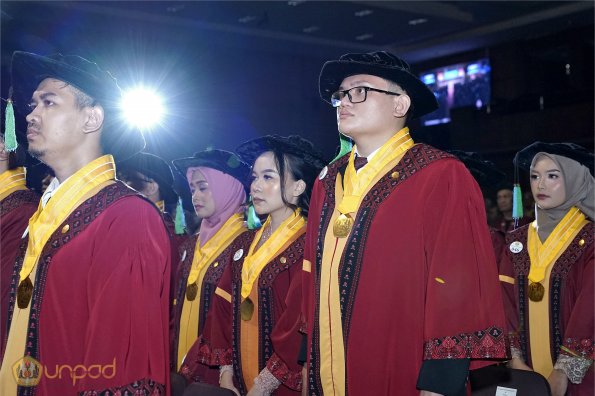 LIPUTAN WISUDA UNPAD GOL 1 TA 2023-2024 SESI V (48)