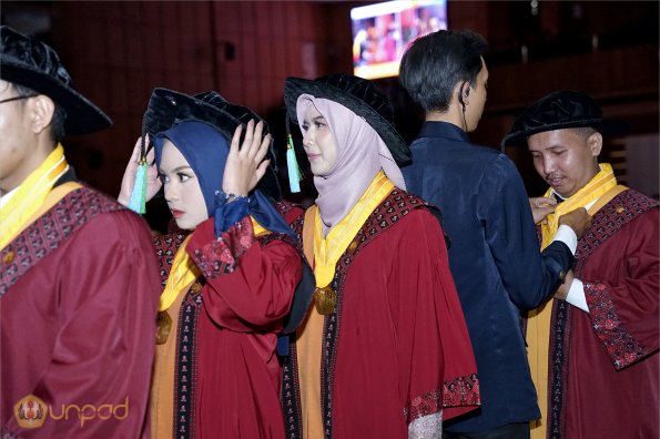 LIPUTAN WISUDA UNPAD GOL 1 TA 2023-2024 SESI V (54)