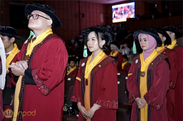 LIPUTAN WISUDA UNPAD GOL 1 TA 2023-2024 SESI V (56)