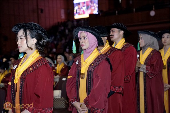 LIPUTAN WISUDA UNPAD GOL 1 TA 2023-2024 SESI V (57)