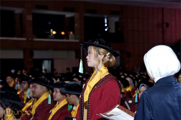 LIPUTAN WISUDA UNPAD GOL 1 TA 2023-2024 SESI V (59)