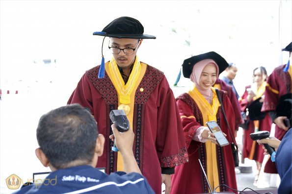 LIPUTAN WISUDA UNPAD GOL 1 TA 2023-2024 SESI V (7)