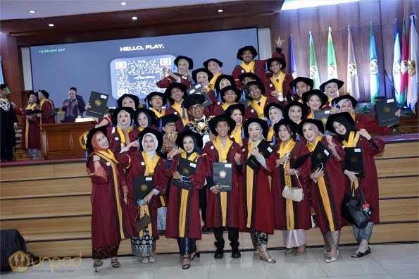 LIPUTAN WISUDA UNPAD GOL 1 TA 2023-2024 SESI V (71)
