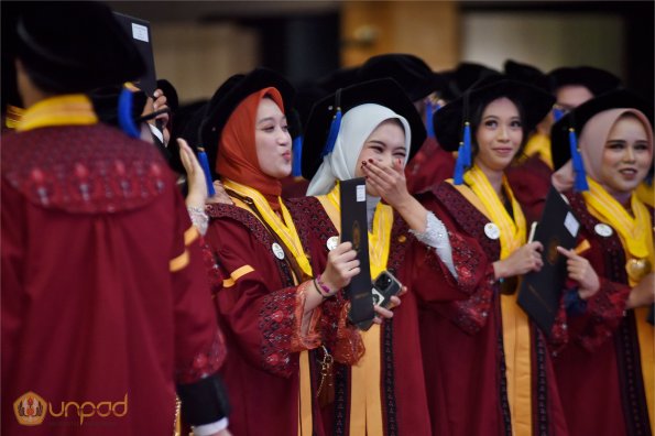 LIPUTAN WISUDA UNPAD GOL 1 TA 2023-2024 SESI V (84)
