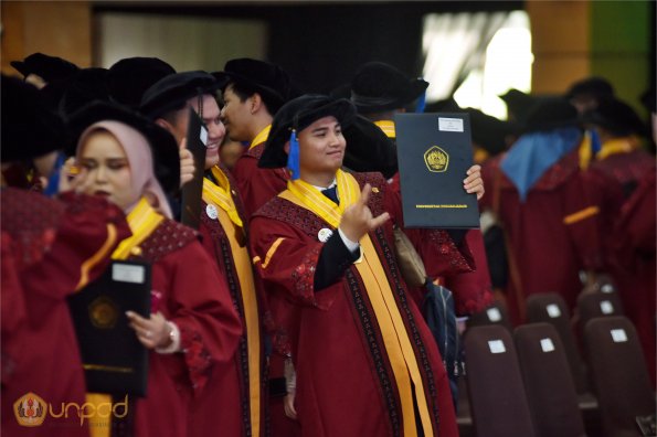 LIPUTAN WISUDA UNPAD GOL 1 TA 2023-2024 SESI V (87)