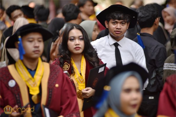 LIPUTAN WISUDA UNPAD GOL 1 TA 2023-2024 SESI V (89)
