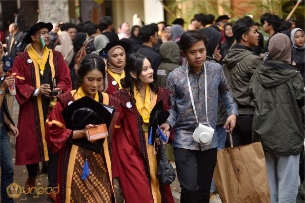 LIPUTAN WISUDA UNPAD GOL 1 TA 2023-2024 SESI V (90)