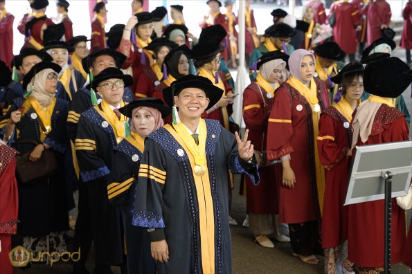 LIPUTAN WISUDA UNPAD GOL 1 TA 2023-2024 SESI VI (13)