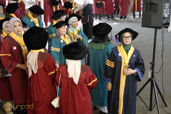 LIPUTAN WISUDA UNPAD GOL 1 TA 2023-2024 SESI VI (14)