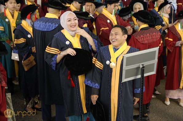 LIPUTAN WISUDA UNPAD GOL 1 TA 2023-2024 SESI VI (16)