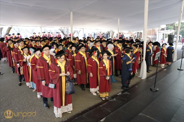LIPUTAN WISUDA UNPAD GOL 1 TA 2023-2024 SESI VI (17)