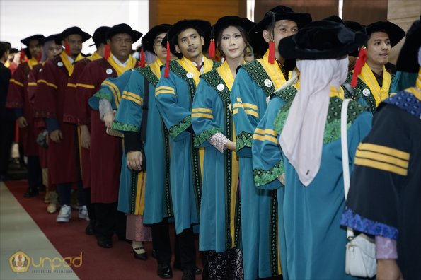 LIPUTAN WISUDA UNPAD GOL 1 TA 2023-2024 SESI VI (20)