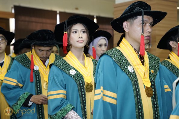 LIPUTAN WISUDA UNPAD GOL 1 TA 2023-2024 SESI VI (21)