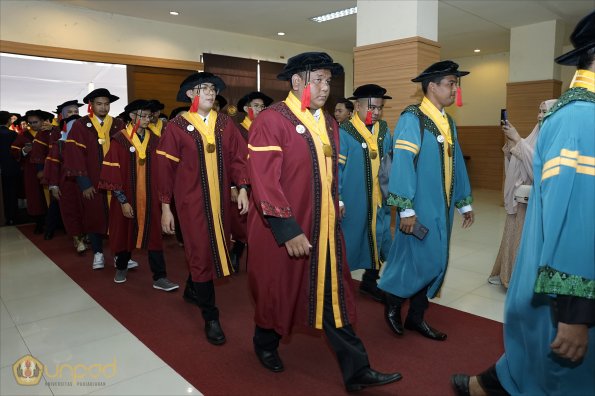 LIPUTAN WISUDA UNPAD GOL 1 TA 2023-2024 SESI VI (23)
