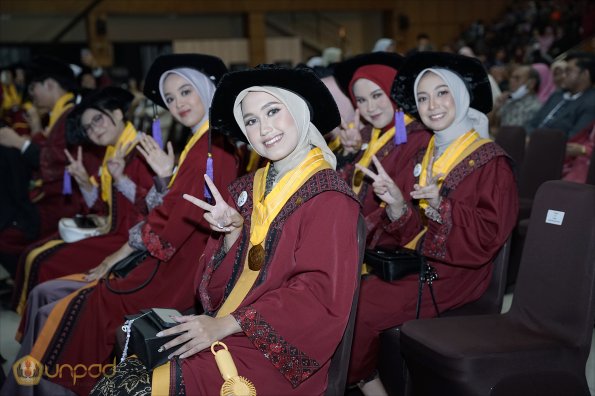 LIPUTAN WISUDA UNPAD GOL 1 TA 2023-2024 SESI VI (27)