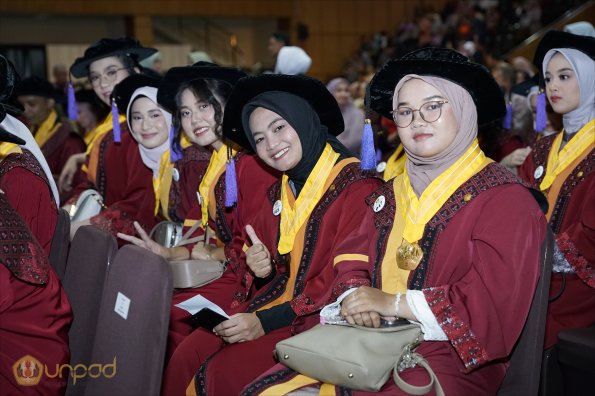 LIPUTAN WISUDA UNPAD GOL 1 TA 2023-2024 SESI VI (28)