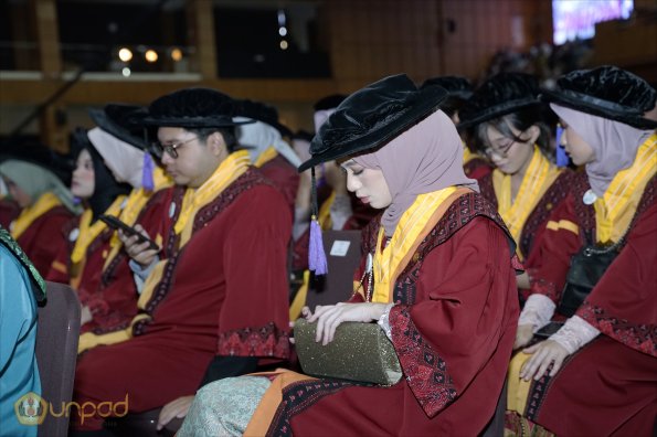 LIPUTAN WISUDA UNPAD GOL 1 TA 2023-2024 SESI VI (31)