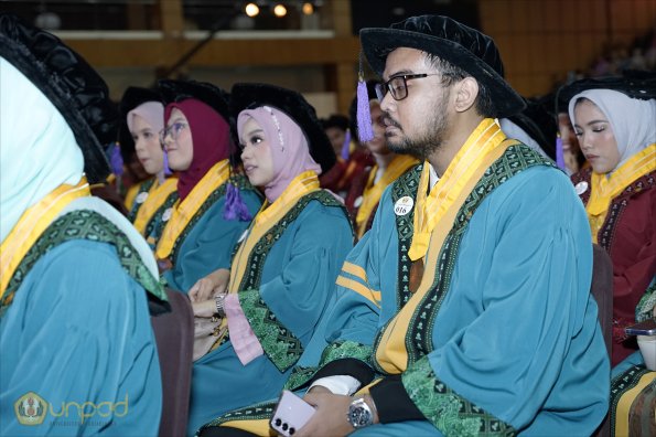 LIPUTAN WISUDA UNPAD GOL 1 TA 2023-2024 SESI VI (32)