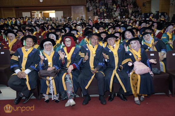 LIPUTAN WISUDA UNPAD GOL 1 TA 2023-2024 SESI VI (36)