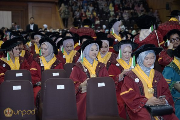 LIPUTAN WISUDA UNPAD GOL 1 TA 2023-2024 SESI VI (37)