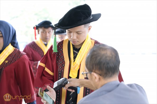LIPUTAN WISUDA UNPAD GOL 1 TA 2023-2024 SESI VI (4)