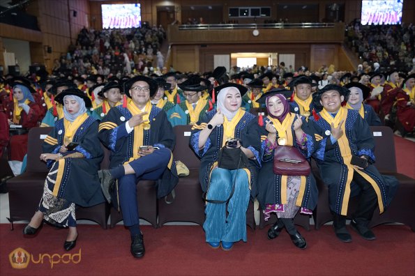LIPUTAN WISUDA UNPAD GOL 1 TA 2023-2024 SESI VI (40)