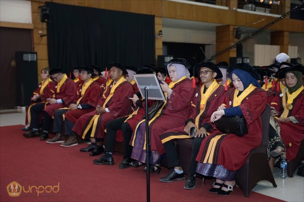 LIPUTAN WISUDA UNPAD GOL 1 TA 2023-2024 SESI VI (41)