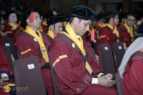 LIPUTAN WISUDA UNPAD GOL 1 TA 2023-2024 SESI VI (46)