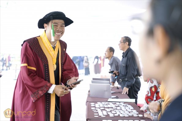 LIPUTAN WISUDA UNPAD GOL 1 TA 2023-2024 SESI VI (5)