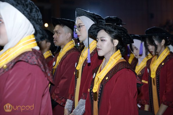 LIPUTAN WISUDA UNPAD GOL 1 TA 2023-2024 SESI VI (55)