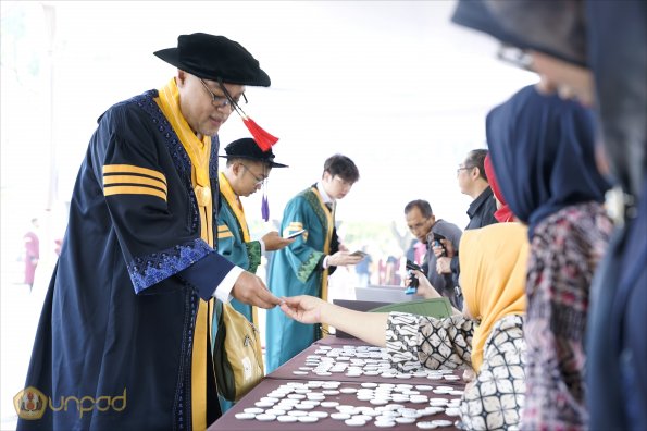 LIPUTAN WISUDA UNPAD GOL 1 TA 2023-2024 SESI VI (6)