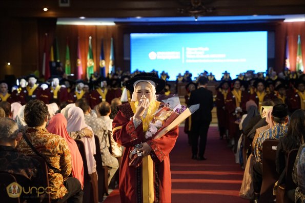 LIPUTAN WISUDA UNPAD GOL 1 TA 2023-2024 SESI VI (67)