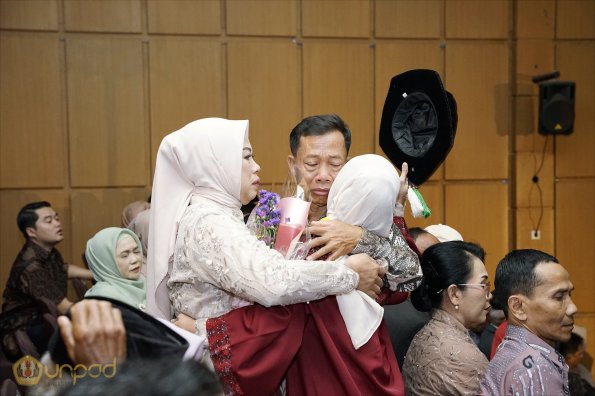LIPUTAN WISUDA UNPAD GOL 1 TA 2023-2024 SESI VI (68)