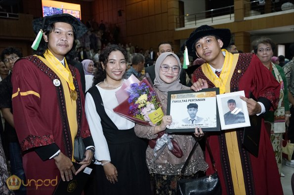 LIPUTAN WISUDA UNPAD GOL 1 TA 2023-2024 SESI VI (71)