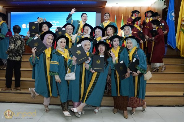 LIPUTAN WISUDA UNPAD GOL 1 TA 2023-2024 SESI VI (72)