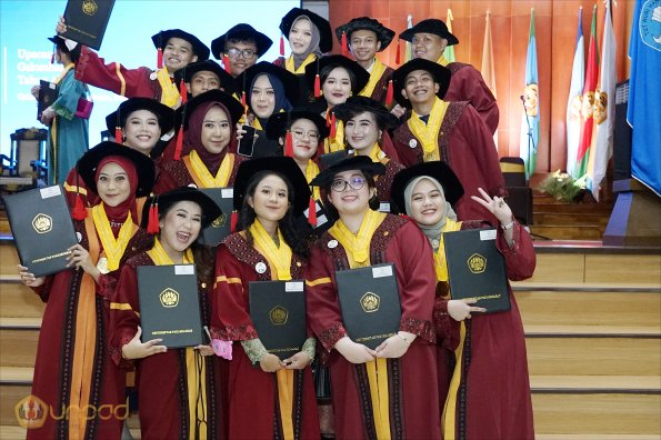 LIPUTAN WISUDA UNPAD GOL 1 TA 2023-2024 SESI VI (74)