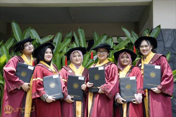 LIPUTAN WISUDA UNPAD GOL 1 TA 2023-2024 SESI VI (78)