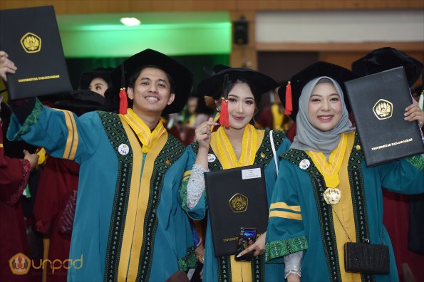 LIPUTAN WISUDA UNPAD GOL 1 TA 2023-2024 SESI VI (91)