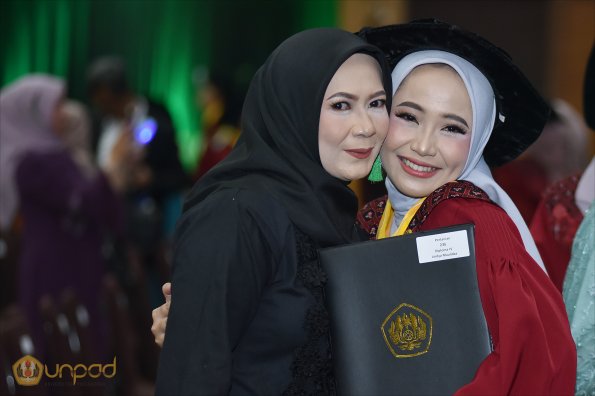 LIPUTAN WISUDA UNPAD GOL 1 TA 2023-2024 SESI VI (92)