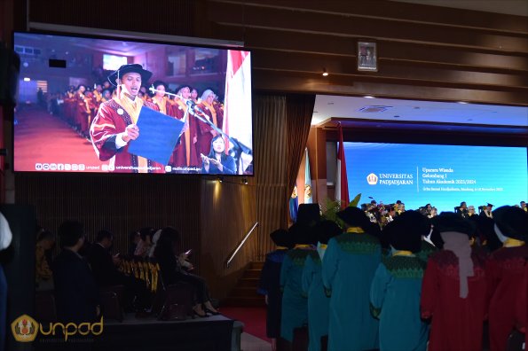 LIPUTAN WISUDA UNPAD GOL 1 TA 2023-2024 SESI VI (95)