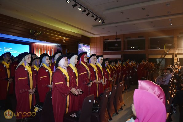 LIPUTAN WISUDA UNPAD GOL 1 TA 2023-2024 SESI VI (96)
