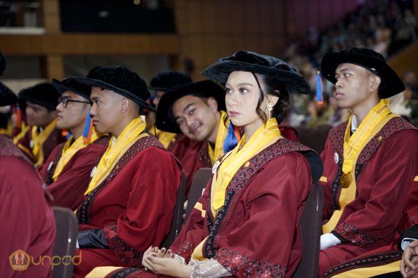 LIPUTAN WISUDA UNPAD GOL 1 TA 2023-2024 SESI VII (104)